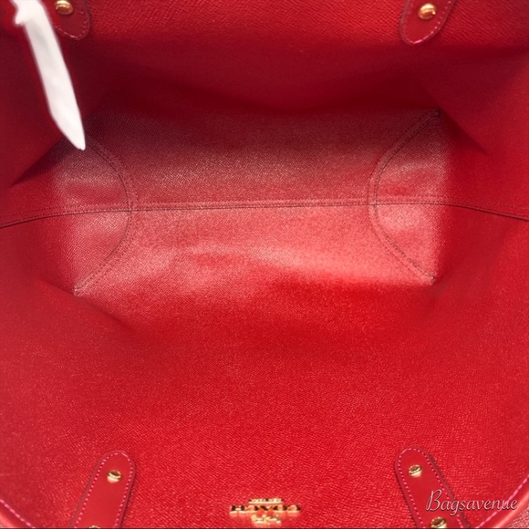 Coach floral reversible tote oxblood cherry pouch - Picture 4 of 8